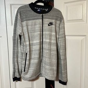 Nike zip up crew neck sweater - great for the golf course men’s size large
